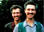 Sind sich eineiige Zwillinge wirklich identisch? Wie verläuft ihre Entwicklung? Ein spannender Test sorgt nun für Aufklärung.
