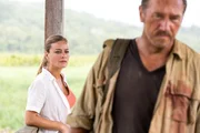Nathalie (Anne Suarez), Antoine Serra (Olivier Rabourdin)