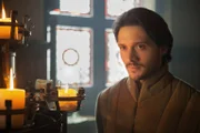 George (David Oakes), der Bruder von König Edward, würde lieber sich selbst auf dem Thron sehen ...