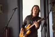 Avery Barkley (Jonathan Jackson)
