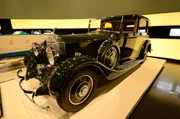 Besonders die Klassiker von Rolls Royce locken viele Zuschauer in die Austellung.
