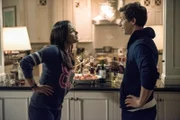 Melissa Fumero (Amy Santiago), Andy Samberg (Jake Peralta).