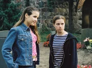 MDR Fernsehen SPUK AM TOR DER ZEIT, am Montag (04.07.11) um 14:30 Uhr.
Freundinnen: Jessica (Marielle Chakker, li.) und Steffi (Sarah Tkotsch).