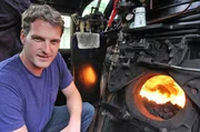 Dan Snow führt durch die Dokumentarserie zur Eisenbahngeschichte. Snow erkundet, wie sich die britische Eisenbahn im Laufe der Jahre entwickelt hat.