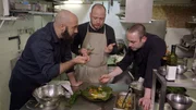 Koral Elci und Olaf Deharde kochen mit Paleo-Koch Boris Leite.
