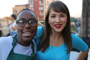 Rachel Khoo mit Becca (von ?Thank Cluck?) im Dalston Roof Park