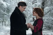 Erleben die Unsterblichkeit der Liebe: Beverly Penn (Jessica Brown-Findlay, r.) und Peter Lake (Colin Farrell, l.) ...