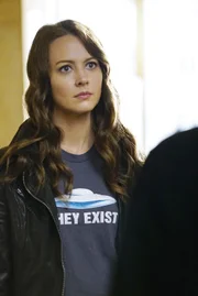 Root (Amy Acker)