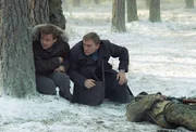 Ed Araquel (604) 773-8305. . Der Historiker Kelso (Daniel Craig,r.) und Journalist O`Brian (Gabriel Macht) machen sich in Archangelsk auf die Suche nach Stalins Sohn. . Die rote Verschwörung
