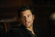 Nachdem der stadtbekannte Schurke Yin eine Frau entführt hat, muss Shawn (James Roday) zur Klärung des Falles nachforschen, was in der Vergangenheit geschehen ist.