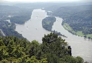 Blick vom Drachenfels in Richtung Süden auf die Insel Nonnenwerth