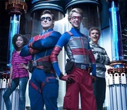 Jace Norman (Henry Hart)