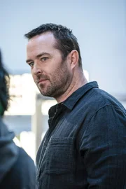 Kurt Weller (Sullivan Stapleton)