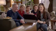 L-R: Eric Hunter (Ronald Top), Kate Hunter (Tooske Ragas), Oliver (Eliyha Altena), Sal Hunter (Daan Creyghton), Anika Hunter (Kyra Isako Smith)