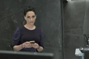 Auch NSA-Agentin Nas Kamal (Archie Panjabi) ahnt nicht, dass Shepherd ihr eine tödliche Falle stellen wird ...