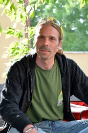 Ferri ist Koordinator im Grund-Garten.