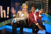 Shary und Ralph haben neben dem Müllcontainer eine Show-Treppe gefunden und sie kurzerhand ins Ah!-Studio eingebaut. Wenn das nicht ein toller Grund zum feiern ist! In Pailetten gehüllt schwelgen sie in Kindheitserinnerungen und präsentieren effektvolle Küchentricks. Außerdem geben sie die Antwort auf z.b. diese Frage: Warum können wir uns nicht mehr an unsere ersten beiden Lebensjahre erinnern?