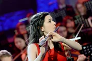 Die französische Flötistin Mathilde Caldérini macht den musikalischen Auftakt.
