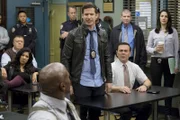 V.l.: Scully (Joel McKinnon Miller), Rosa Diaz (Stephanie Beatriz), Terry Jeffords (Terry Crews), Jake Peralta (Andy Samberg), Charles Boyle (Joe Lo Truglio)