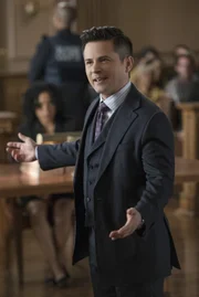 Benjamin "Benny" Colón (Freddy Rodriguez )