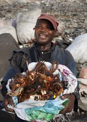 Wie lebt es sich in der am schnellsten wachsenden Stadt der Welt - Lagos in Nigeria? "Welcome to Lagos" zeigt Einblicke in das Leben in Lagos ...