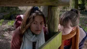 L-R: Anika (Kyra Smith), Jasmyn (Sarah Nauta)