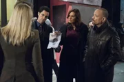 Das SVU-Team (v.l.) Amanda Rollins (Kelli Giddish), Nick Amaro (Danny Pino), Olivia Benson (Mariska Hargitay) und Odafin Tutuola (Ice-T) ist auf der Suche nach einem schwulen Triebtäter, der es auf Männer abgesehen hat, die nicht offen zu ihrer Homosexualität stehen.