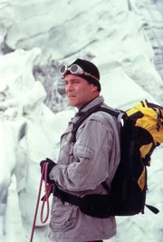 Heiner Lauterbach (Paul Schalla).
