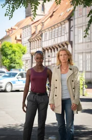 Anais Schmitz (Florence Kasumba) und Charlotte Lindholm (Maria Furtwängler).