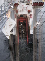Das weltweit größte Rohrlegeschiff "Solitaire" beim verlegen einer Gaspipeline durch die Ostsee.