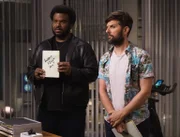 Suchen verzweifelt nach einem Weg, Ava und dem Team zu beweisen, dass sie für die Organisation wertvoll sein können: Leroy (Craig Robinson, l.) und Max (Adam Scott, r.) ...