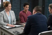 V.l.: Counselor Naomi Ziegler (Meredith Holzman), Danny Ramirez (Gil Perez-Abraham), Detective Odafin "Fin" Tutuola (Ice T), Dominick "Sonny" Carisi (Peter Scanavino)