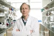 Robert Langer entwickelt biologisch abbaubare Implantate.