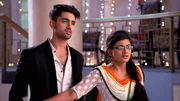 Mahi Taneja (Shritama Mukherjee, re)
Yuvraj Luthra (Zain Imam, li)
