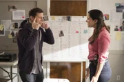 Jake Peralta (Andy Samberg), Amy Santiago (Melissa Fumero)