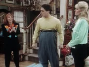 Tony (Tony Danza, M.) zeigt Mona (Katherin Helmond, l.) und Angela (Judith Light, r.), wer im Haus die Hosen anhat.