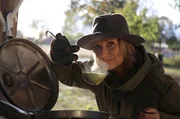 Die uckermärkische Küche hat viele Geheimnisse: Was ist der „Gute Heinrich“? Und was ist Wrukensuppe? Wieso ist Hühnerfrikassee ein Festtagsessen? Und warum Kirschsuppe eine beliebte Nachspeise? Moderatorin Kim Fisher sammelt die beliebtesten Rezepte zum Nachkochen und gibt Tipps für tolle Restaurantbesuche. - Kim Fisher