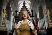 England, 1464: Elizabeth (Rebecca Ferguson) aus dem Hause Lancaster wird zur Königin Englands gekrönt ...