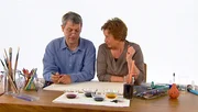 Die Kinderbuchillustratoren Jutta Bauer und Axel Scheffler zeichnen gemeinsam ein lustiges Tier. Gar nicht so einfach, sich ein Bild zu teilen!