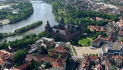 Bayerisches Fernsehen GOTT MIT DIR, DU LAND DER BAYERN, "Himmlische Blicke auf weiß-blaue Glaubensschätze", am Mittwoch (01.05.13) um 11:00 Uhr.
Das Schloss Johannisburg in Aschaffenburg.