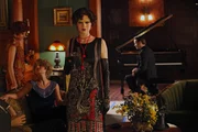 Lorena (Mariana Kleweno, Mitte). Copyright © 2008 Home Box Office, Inc. All rights reserved.