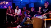 Die Mitglieder der Band Jupiter Jones im Interview mit Yared Dibaba (Mi.)