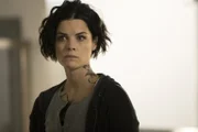 Jane (Jaimie Alexander) bekommt von dem geheimnisvollen Oscar den Auftrag, den Lieblingskugelschreiber von FBI-Bürochefin Mayfair gegen eine exakte Kopie auszutauschen - erst dann werde sie Antworten auf ihre Fragen erhalten ...