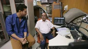 Ranveer Brar, li, Guard Harbour Line (Vishnu Zende, re)