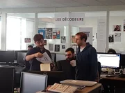 Bei der Pariser Tageszeitung "Le Monde" kämpft die Abteilung "Les Décodeurs" um Samuel Laurent gegen Fake News.