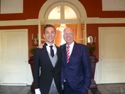 Eric in der Butlerakademie mit seinem Lehrer Robert Wennekes