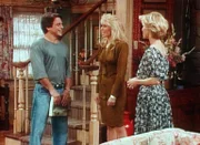 Angela (Judith Light, M.) spürt, dass sich zwischen Tony (Tony Danza, l.) und Kathleen (Kate Vernon, r.) etwas anbahnt.