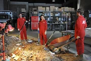 Ein neuer Fall beschäftigt Ziva (Cote de Pablo, M.), Tony (Michael Weatherly, r.) und McGee (Sean Murray, l.) ...