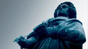 Phil Grabsky, dessen preisgekrönter Film "In Search of Mozart" weltweite Beachtung gefunden hat, hat sich in seinem neuen Film auf die Spuren Ludwig van Beethovens begeben. Er hat die bedeutendsten Beethoven-Interpreten unserer Zeit bei Proben und Aufführungen der Werke mit der Kamera begleitet und die Künstler nach ihrer Sicht auf Beethoven befragt.
