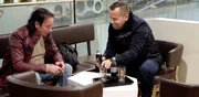 Schuldnerberater Ralf Berg (r.) im Einsatz.